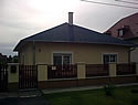 Lakóépületek